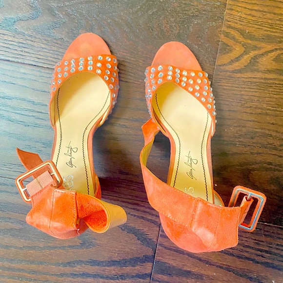 Sandals - Picture 1 of 3